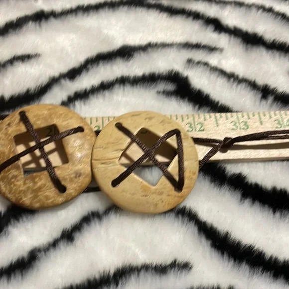 Beautiful Coconut Shell Woven Disc Medallion Tie Belt - Picture 6 of 7